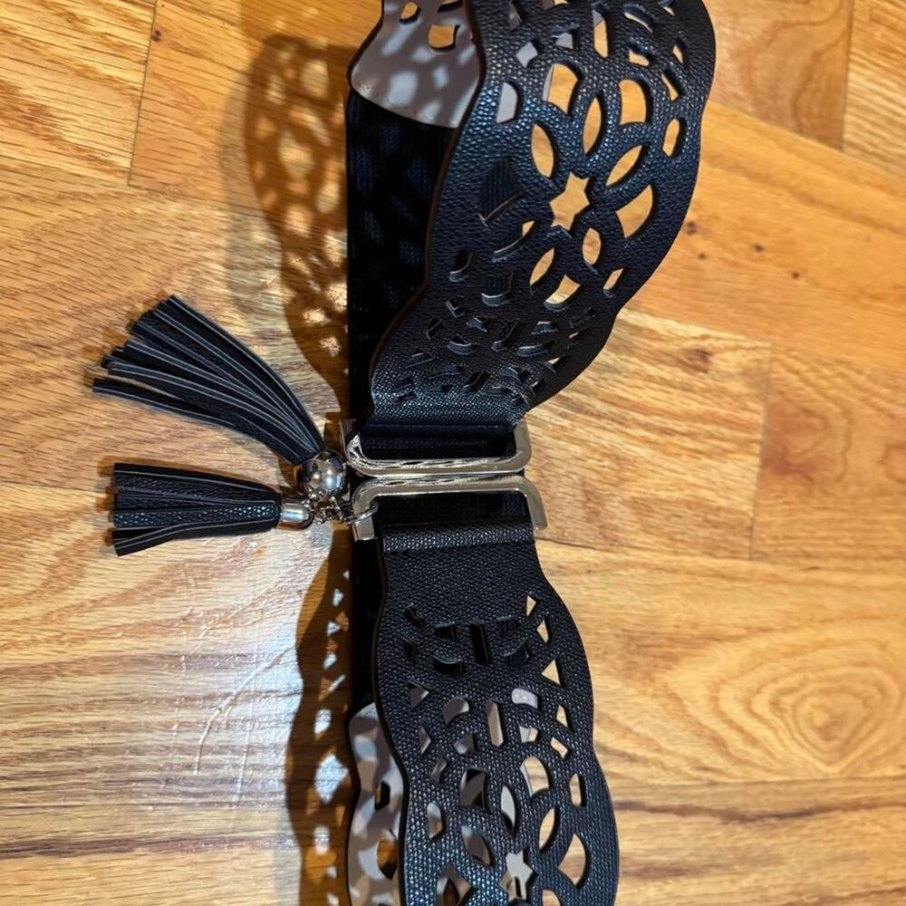Black Cutout Elastic Waist Belt with Tassels